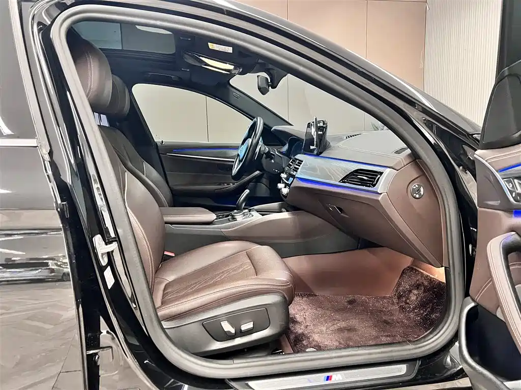 BMW BMW 5 Series 2021 530Li Leading Model M Sport Package 2021 - thumbnail 17
