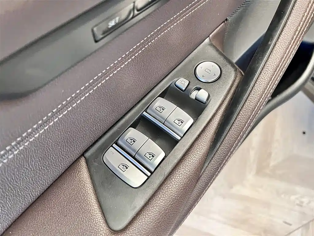 BMW BMW 5 Series 2021 530Li Leading Model M Sport Package 2021 - thumbnail 23