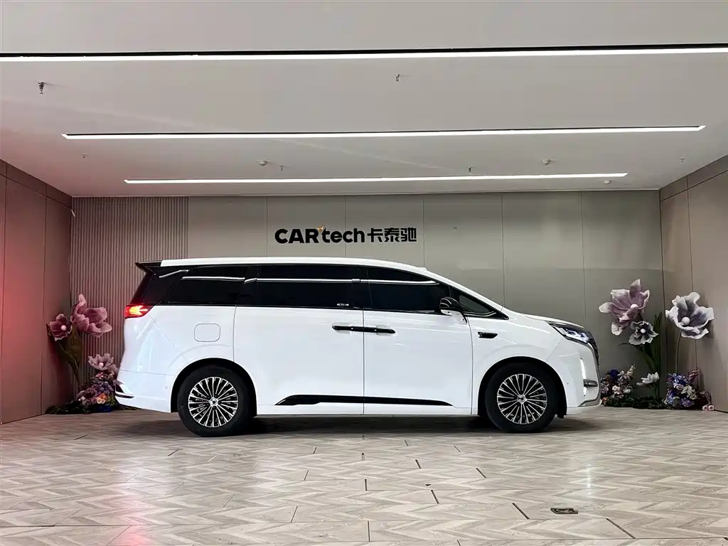 Denza DENZA D9 2025 DM-i Intelligent Driving Edition 1020 AWD Premium Model 2025 - thumbnail 4