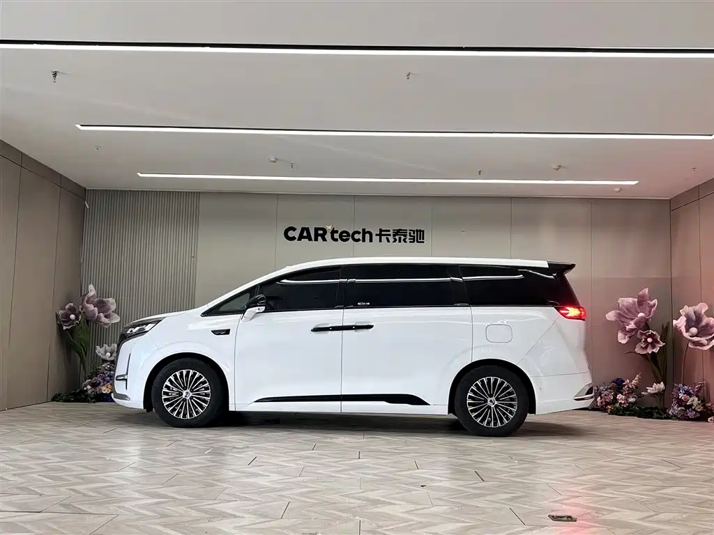 Denza DENZA D9 2025 DM-i Intelligent Driving Edition 1020 AWD Premium Model 2025 - thumbnail 8