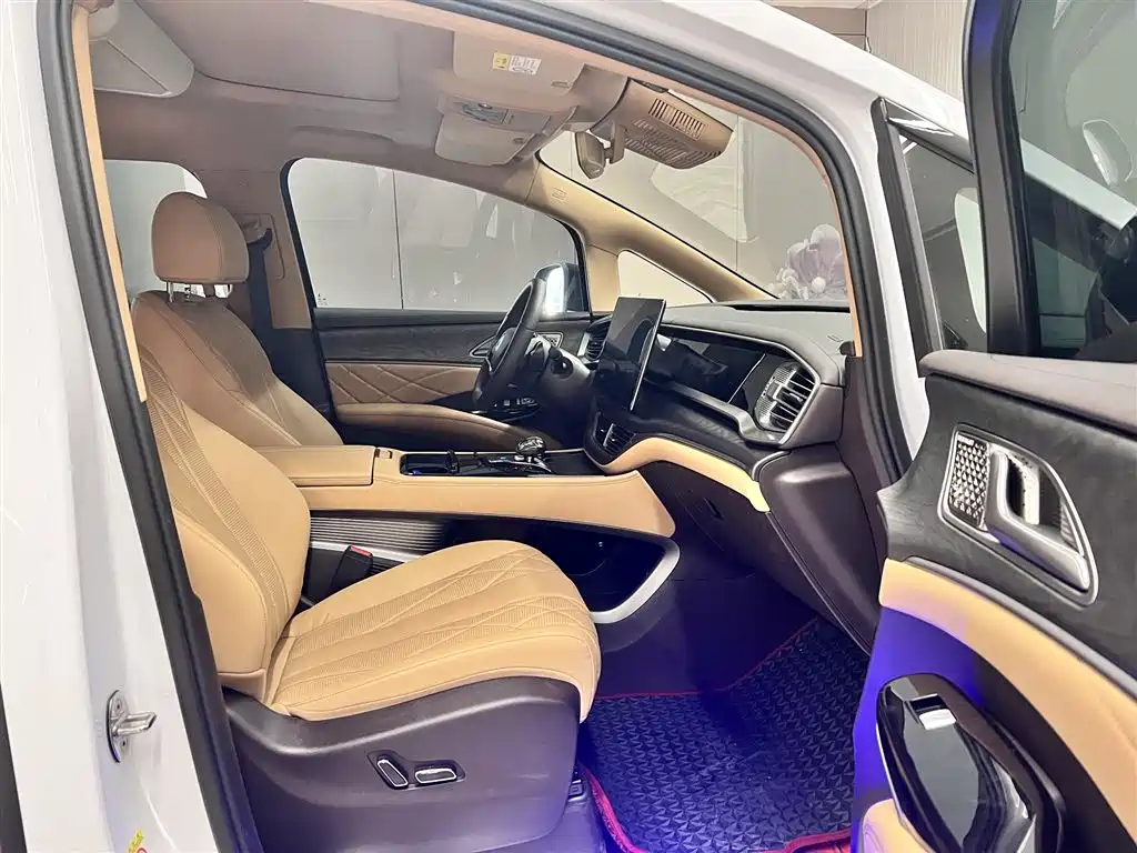 Denza DENZA D9 2025 DM-i Intelligent Driving Edition 1020 AWD Premium Model 2025 - thumbnail 17