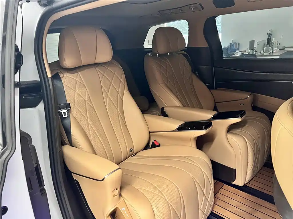 Denza DENZA D9 2025 DM-i Intelligent Driving Edition 1020 AWD Premium Model 2025 - thumbnail 18