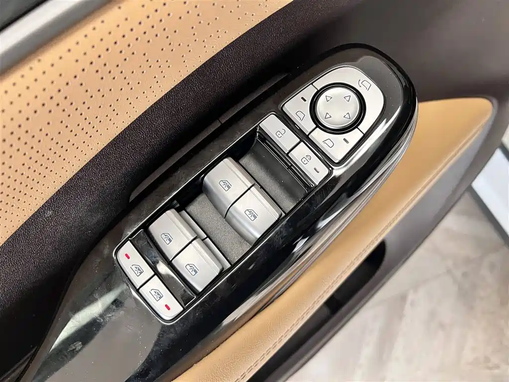 Denza DENZA D9 2025 DM-i Intelligent Driving Edition 1020 AWD Premium Model 2025 - thumbnail 20