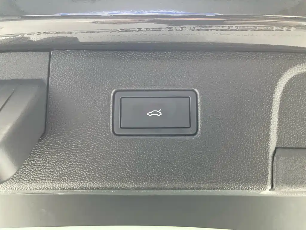 Volkswagen Tayron 2024 Model 330TSI Front-Wheel Drive Luxury Plus Advanced Edition 2025 - thumbnail 3