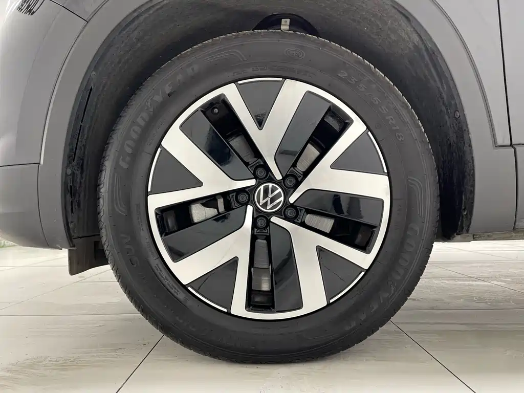Volkswagen Tayron 2024 Model 330TSI Front-Wheel Drive Luxury Plus Advanced Edition 2025 - thumbnail 23