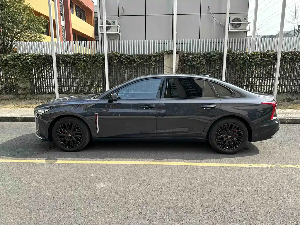 Hongqi Hongqi H5 2023 2.0T Automatic Intelligent Flag Leader Edition 2024 - thumbnail 5