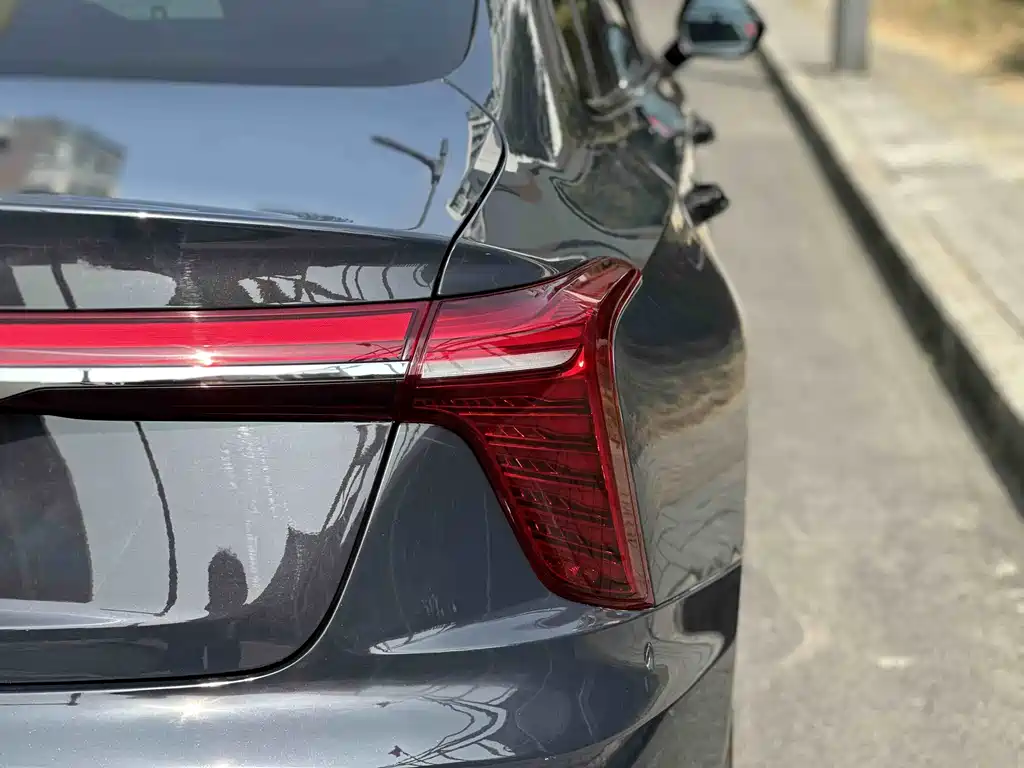 Hongqi Hongqi H5 2023 2.0T Automatic Intelligent Flag Leader Edition 2024 - thumbnail 7