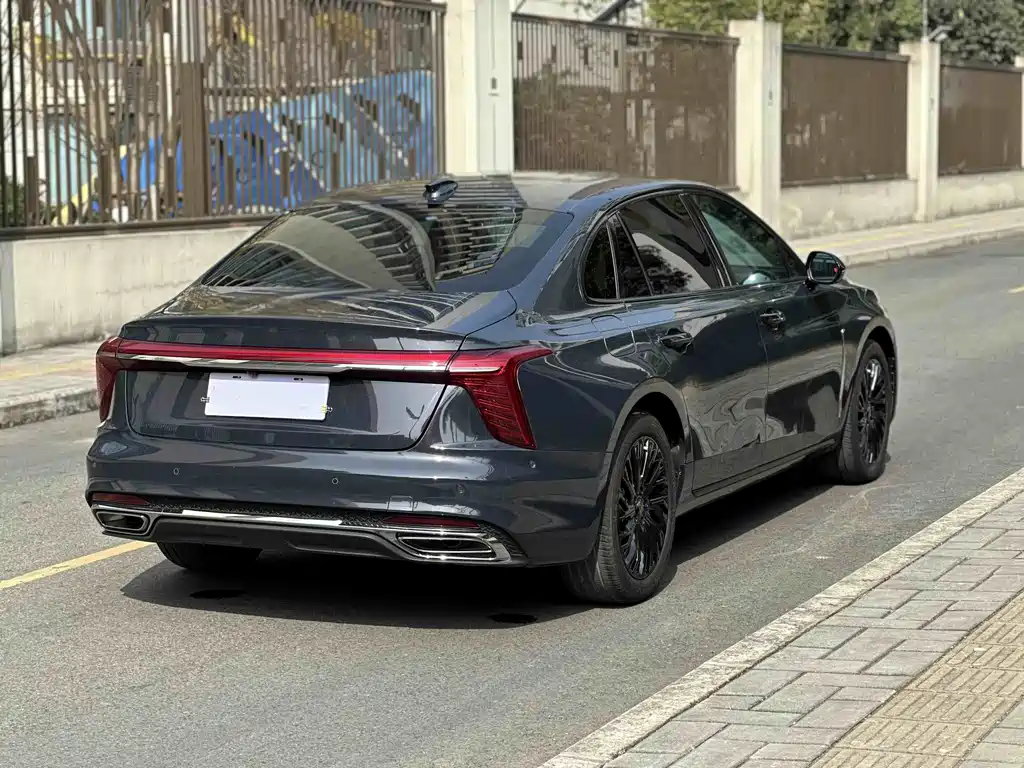 Hongqi Hongqi H5 2023 2.0T Automatic Intelligent Flag Leader Edition 2024 - thumbnail 12