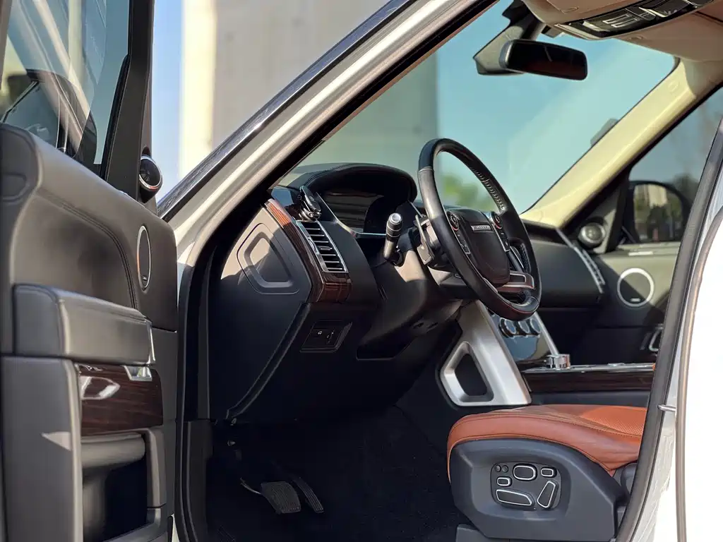 Land Rover Range Rover 2015 3.0 SC V6 Vogue SE Autobiography Long Wheelbase 2015 - thumbnail 4