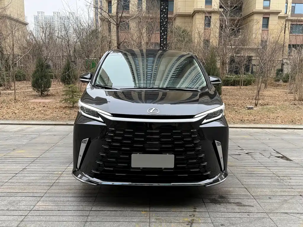Lexus Lexus LM 350h Six-Seat Executive Edition 2026 - thumbnail 3