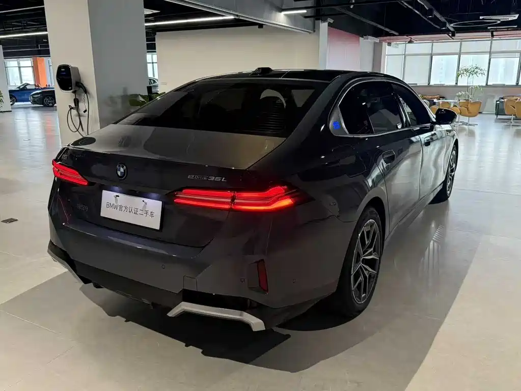 BMW BMW i5 2024 eDrive 35L Premium M Sport Package 2024 - thumbnail 5