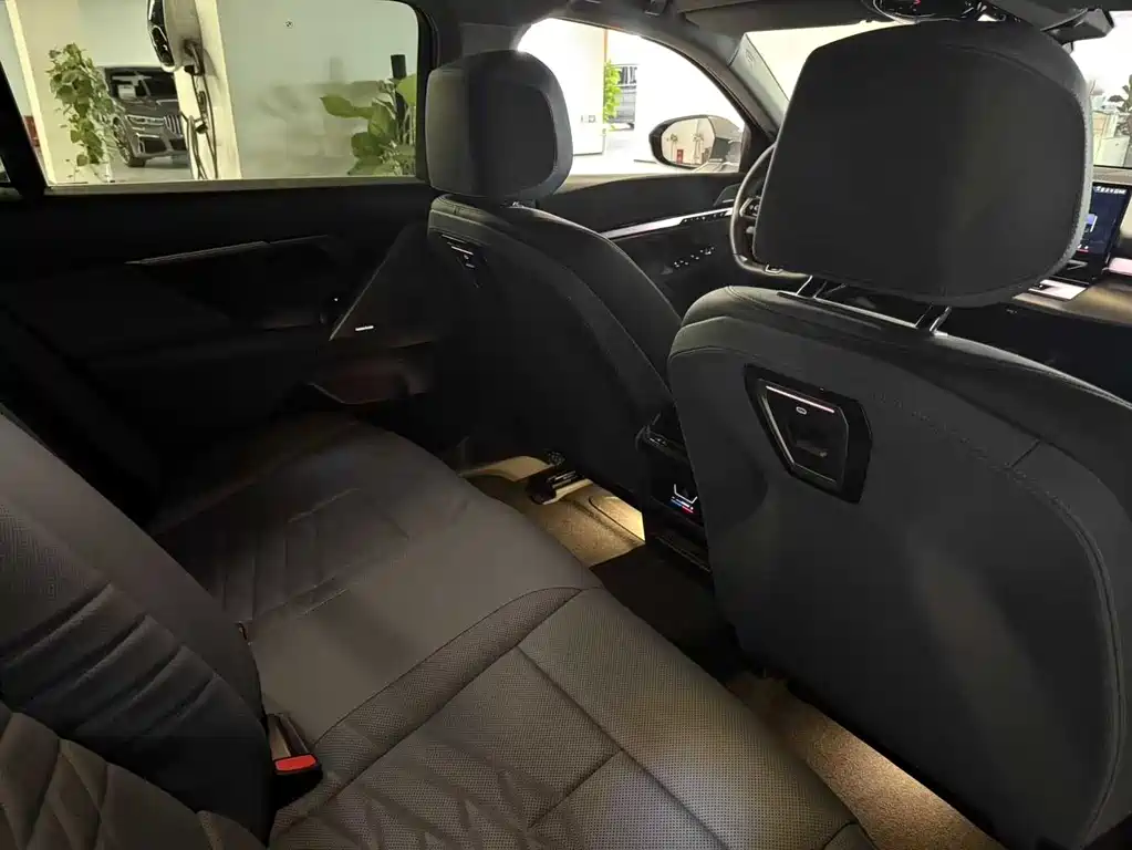BMW BMW i5 2024 eDrive 35L Premium M Sport Package 2024 - thumbnail 12