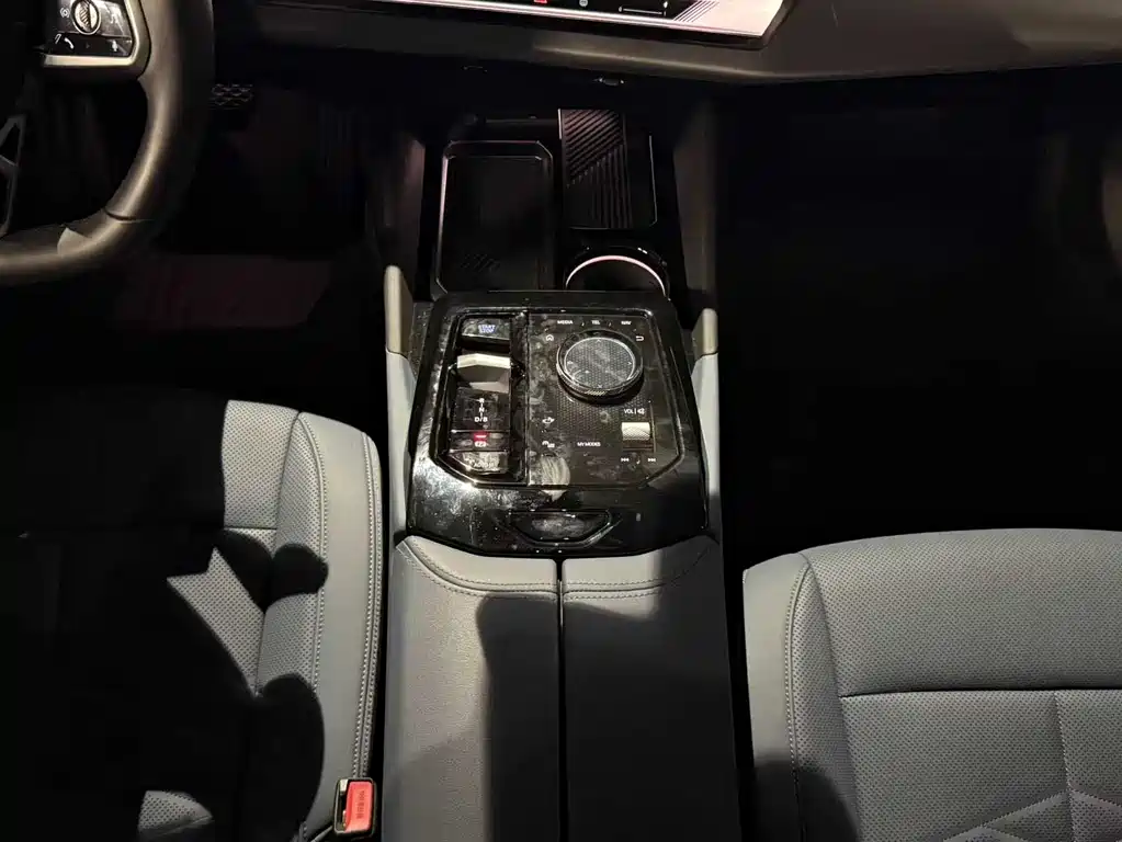 BMW BMW i5 2024 eDrive 35L Premium M Sport Package 2024 - thumbnail 15