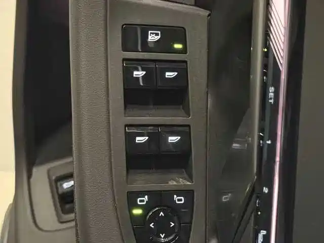 BMW BMW i5 2024 eDrive 35L Premium M Sport Package 2024 - thumbnail 18
