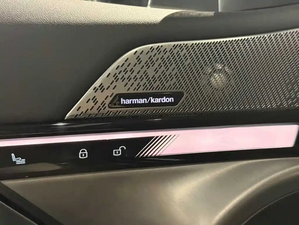 BMW BMW i5 2024 eDrive 35L Premium M Sport Package 2024 - thumbnail 20