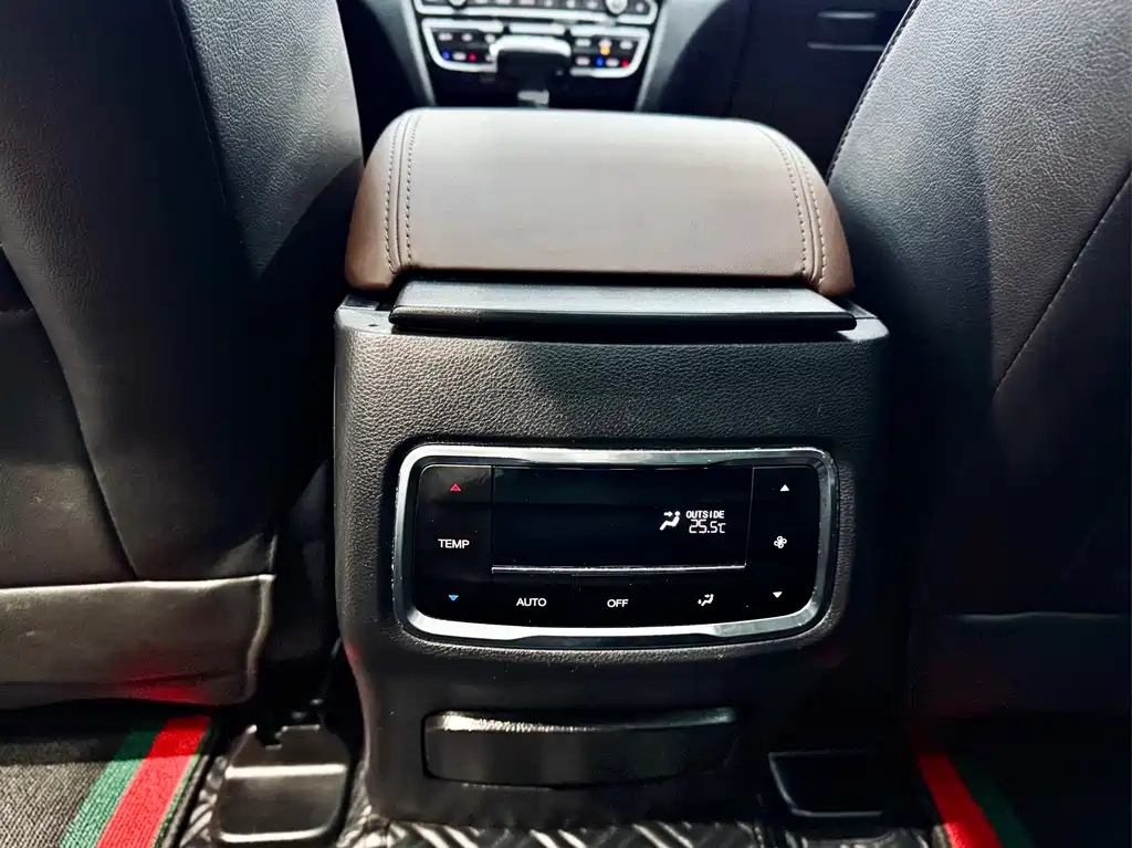 GAC Trumpchi GAC Trumpchi GS8 2017 320T 2WD Luxury Intelligent Link Version (Seven Seats) 2017 - thumbnail 6