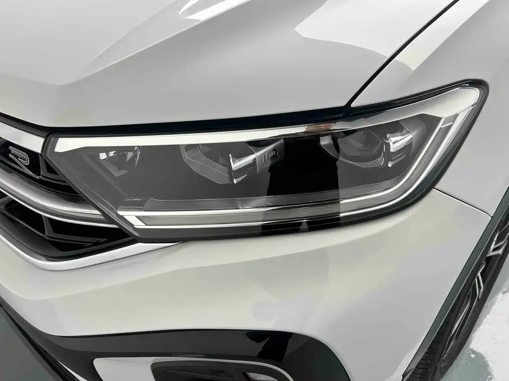 Volkswagen T-ROC 2023 300TSI DSG Front-Wheel Drive Morning Light Edition 2023 - thumbnail 12