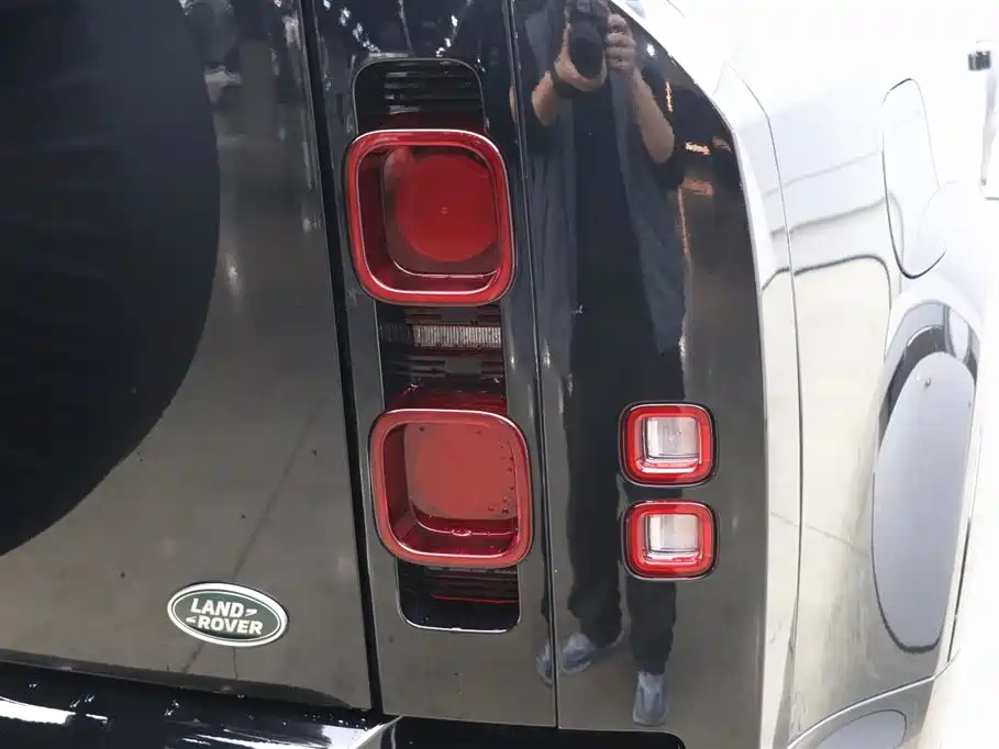 Land Rover Land Rover Defender 2023 90 3.0T P400 X 2023 - thumbnail 27