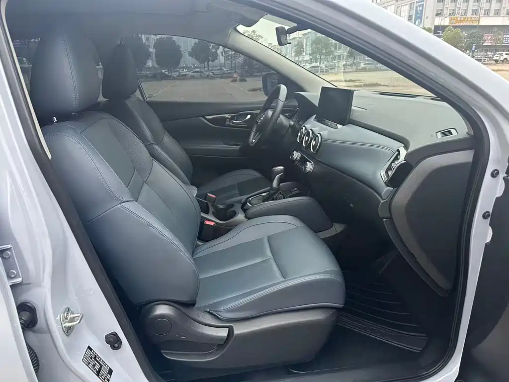 Nissan Qashqai 2025 Honor 2.0L CVT XV+ Premium Edition 2024 - thumbnail 9