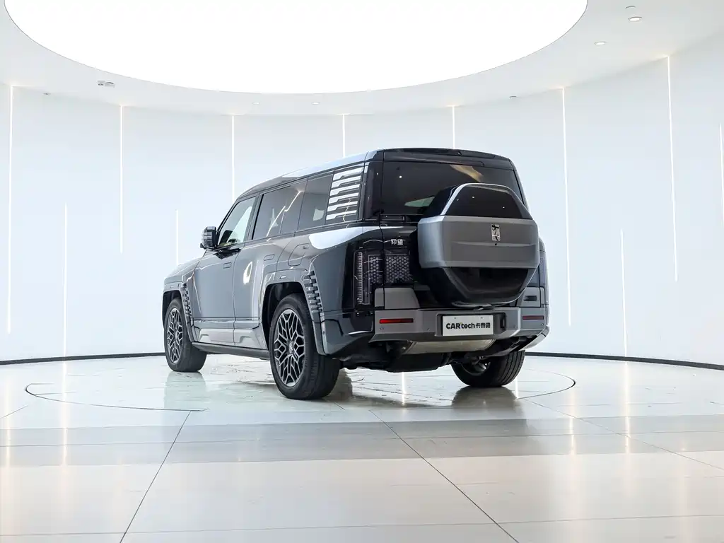 U UM U8 2023 Luxury Edition 2024 - thumbnail 3