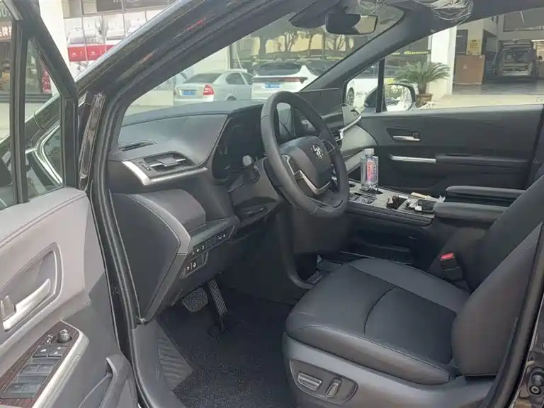Toyota Toyota Sienna 2026 2.5L Hybrid AWD Luxury Edition 2026 - thumbnail 3