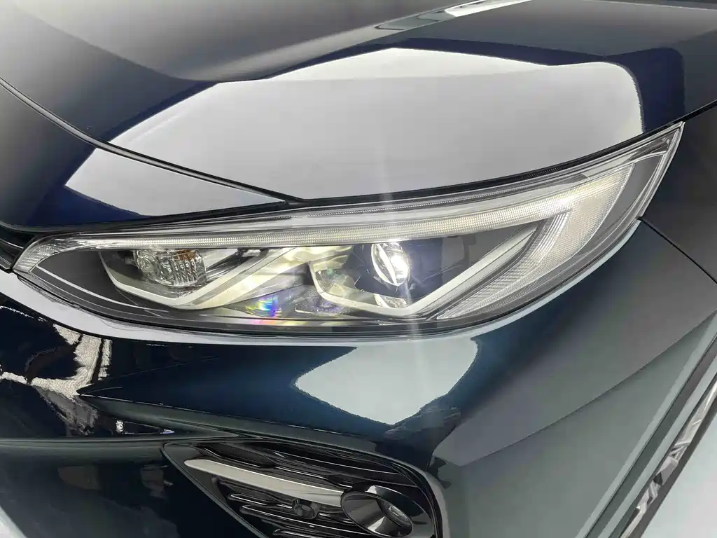 Toyota Venza 2023 2.0L CVT AWD Luxury Plus Edition 2023 - thumbnail 3