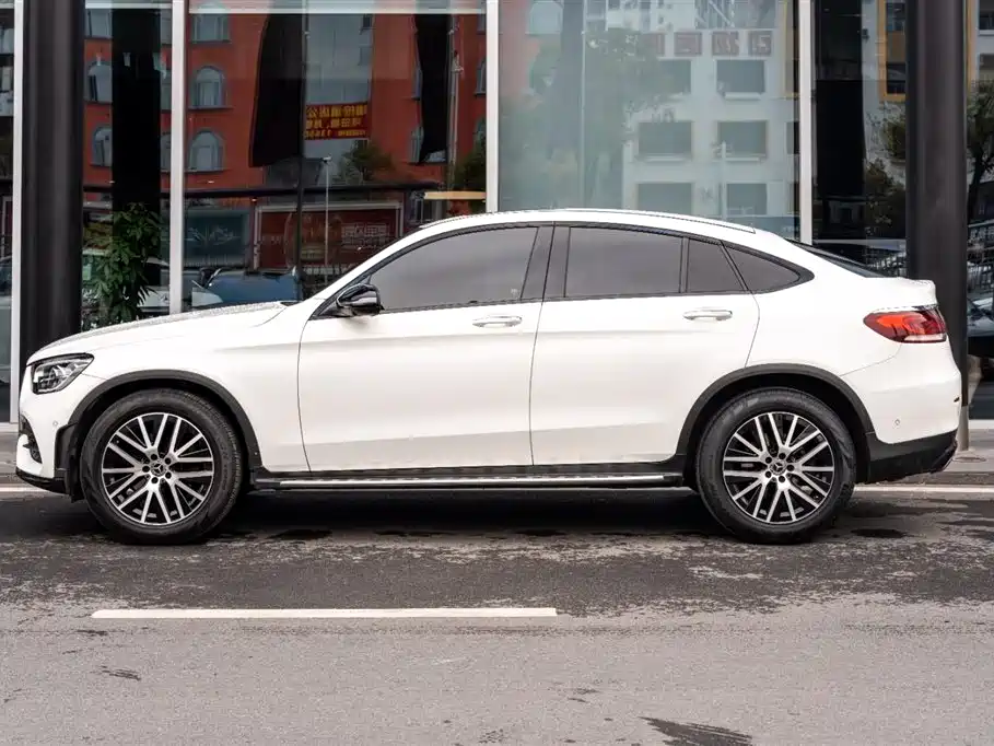 Mercedes-Benz Mercedes-Benz GLC Coupe 2020 GLC 300 4MATIC Coupé SUV 2021 - thumbnail 4