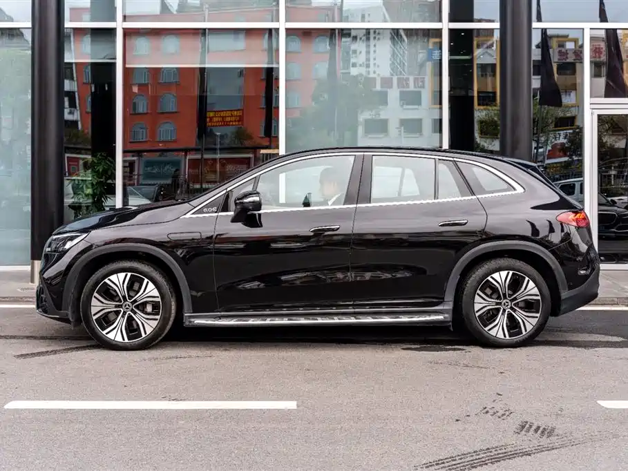 Mercedes-Benz Mercedes-Benz EQE SUV 2024 500 4MATIC Luxury Edition 2024 - thumbnail 3