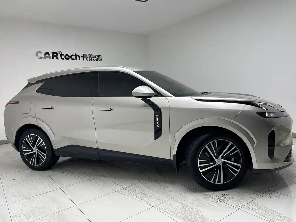 Lynk & Co Lynk & Co 08 EM-P 2023 120km Long Range Pro 2023 - thumbnail 4