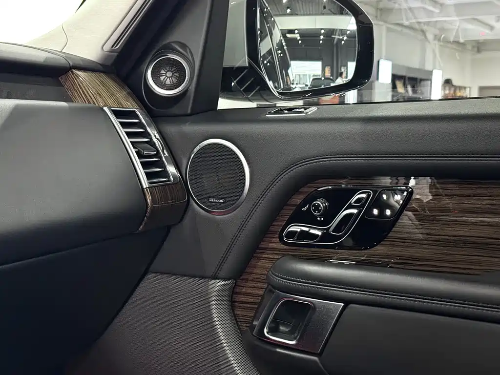 Land Rover Range Rover 2018 3.0 SC V6 Vogue Autobiography Long Wheelbase 2019 - thumbnail 26