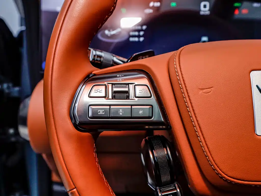 Yangwang UM U8 2023 Luxury Edition 2024 - thumbnail 5