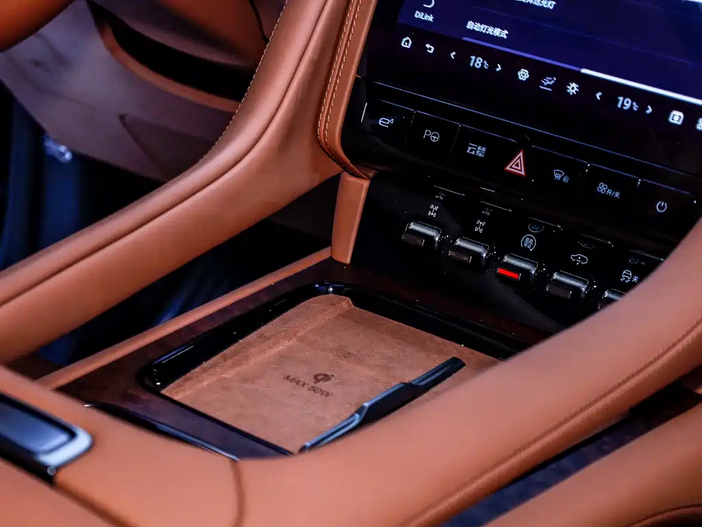 Yangwang UM U8 2023 Luxury Edition 2024 - thumbnail 9