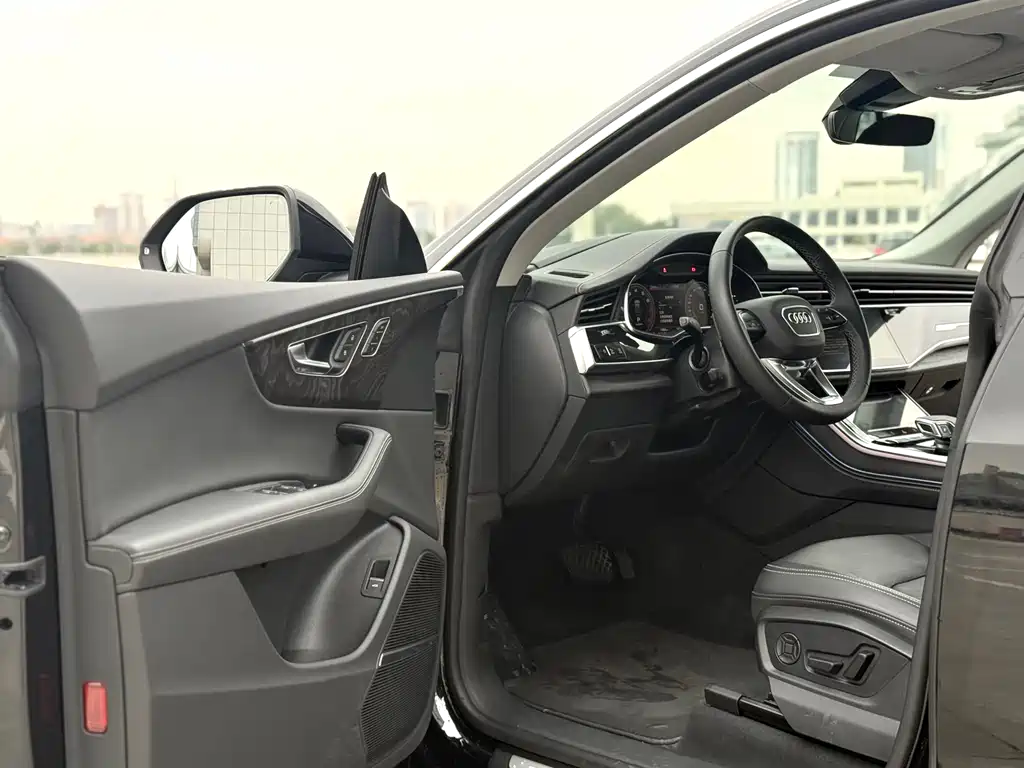 Audi Audi Q8 2024 55 TFSI Premium Dynamic 2025 - thumbnail 4