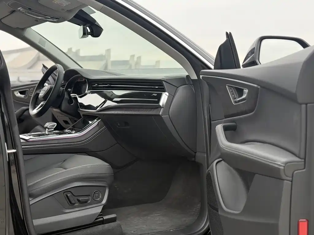 Audi Audi Q8 2024 55 TFSI Premium Dynamic 2025 - thumbnail 6
