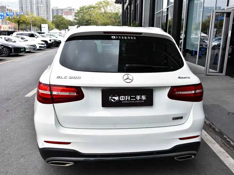 Mercedes-Benz Mercedes-Benz GLC 2017 GLC 300 4MATIC Sport Edition 2017 - thumbnail 4