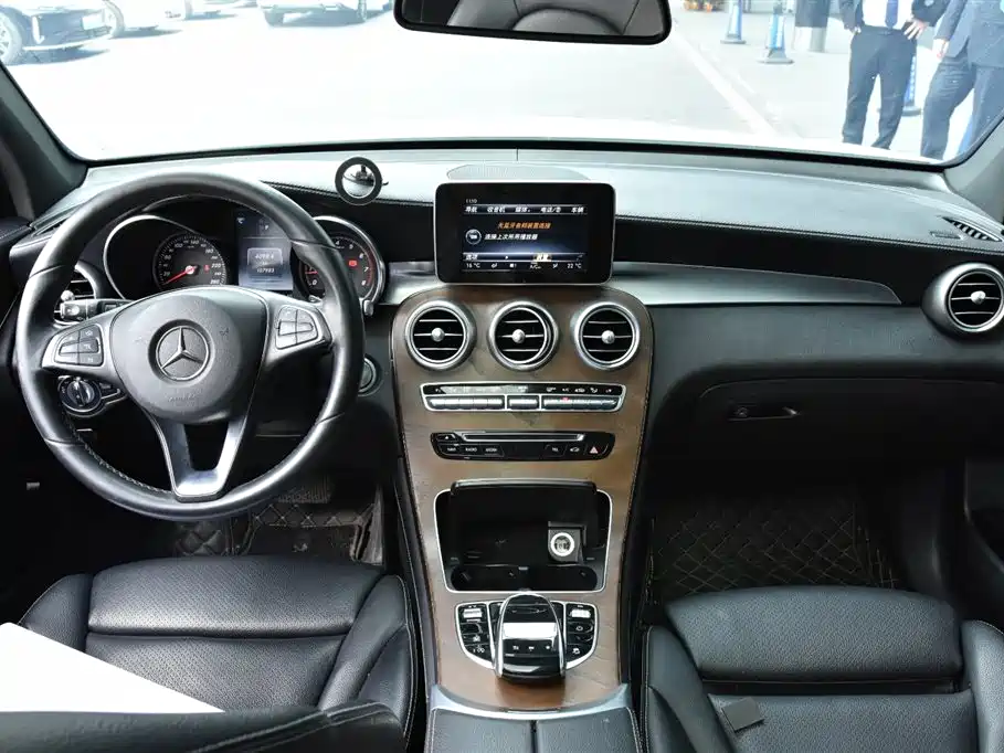 Mercedes-Benz Mercedes-Benz GLC 2017 GLC 300 4MATIC Sport Edition 2017 - thumbnail 5