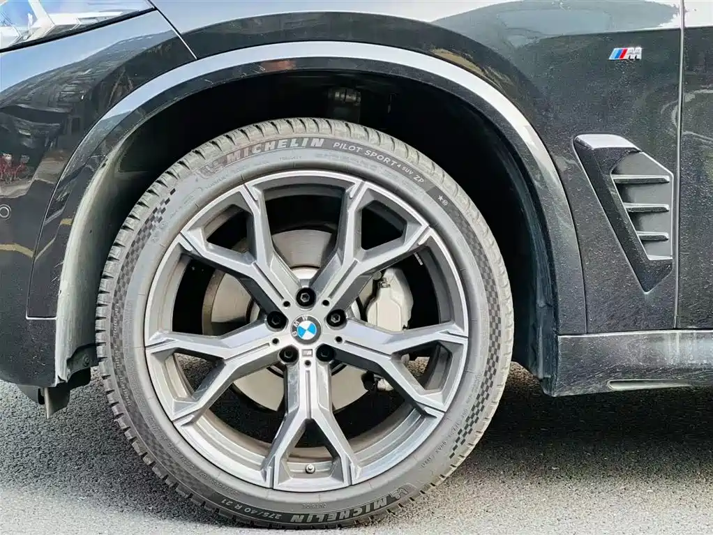 BMW BMW X5 xDrive30Li M Sport Shadow Night Package 2023 2025 - thumbnail 7