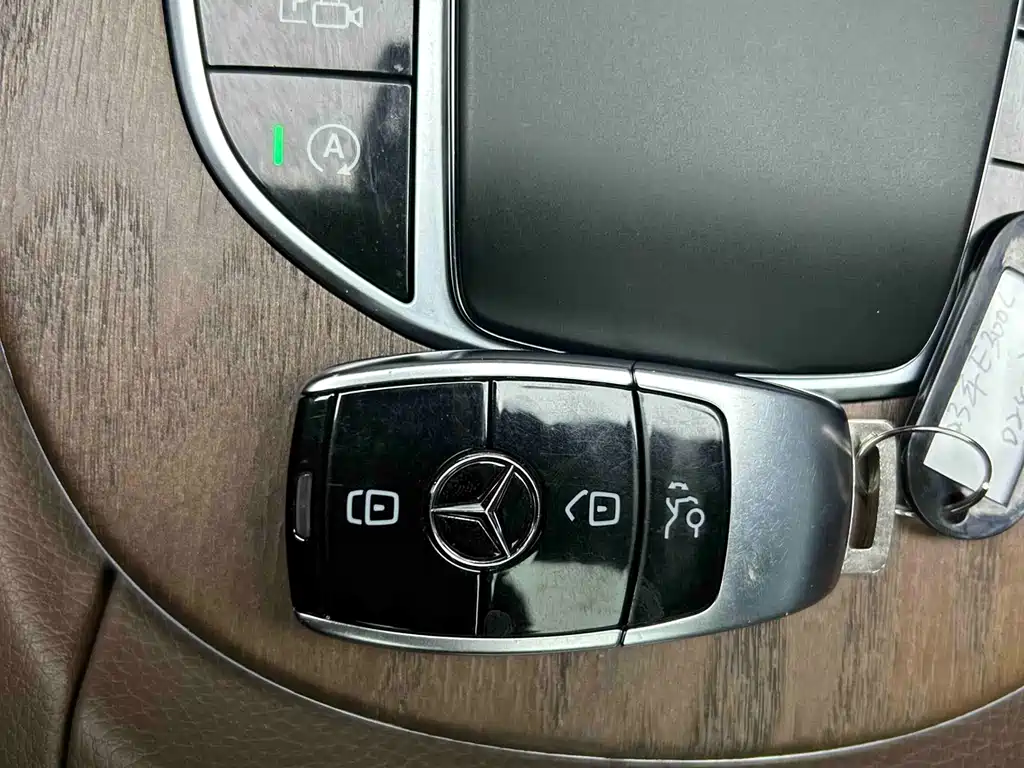 Mercedes-Benz Mercedes-Benz E-Class 2023 Facelift E 300 L Fashion Edition 2023 - thumbnail 18