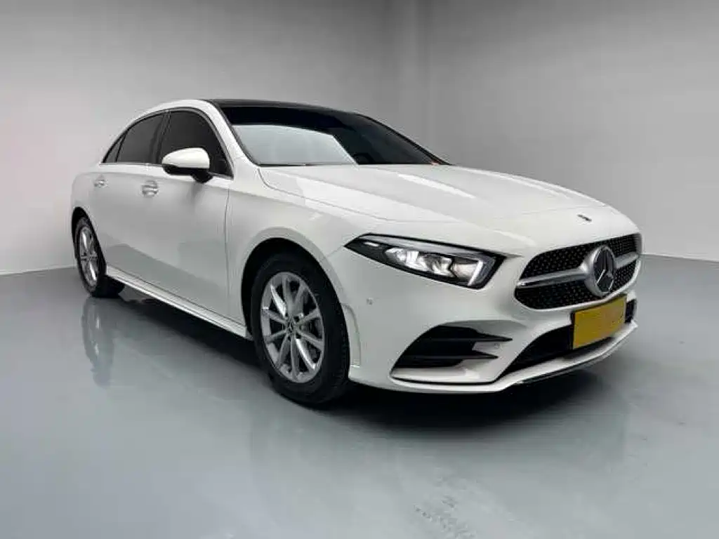 Mercedes-Benz Mercedes-Benz A-Class 2022 Facelift A 200 L Sport Sedan Dynamic Model 2022 - thumbnail 3