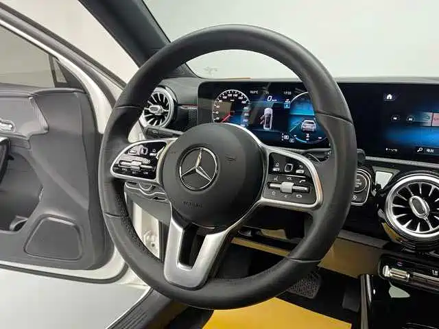 Mercedes-Benz Mercedes-Benz A-Class 2022 Facelift A 200 L Sport Sedan Dynamic Model 2022 - thumbnail 13