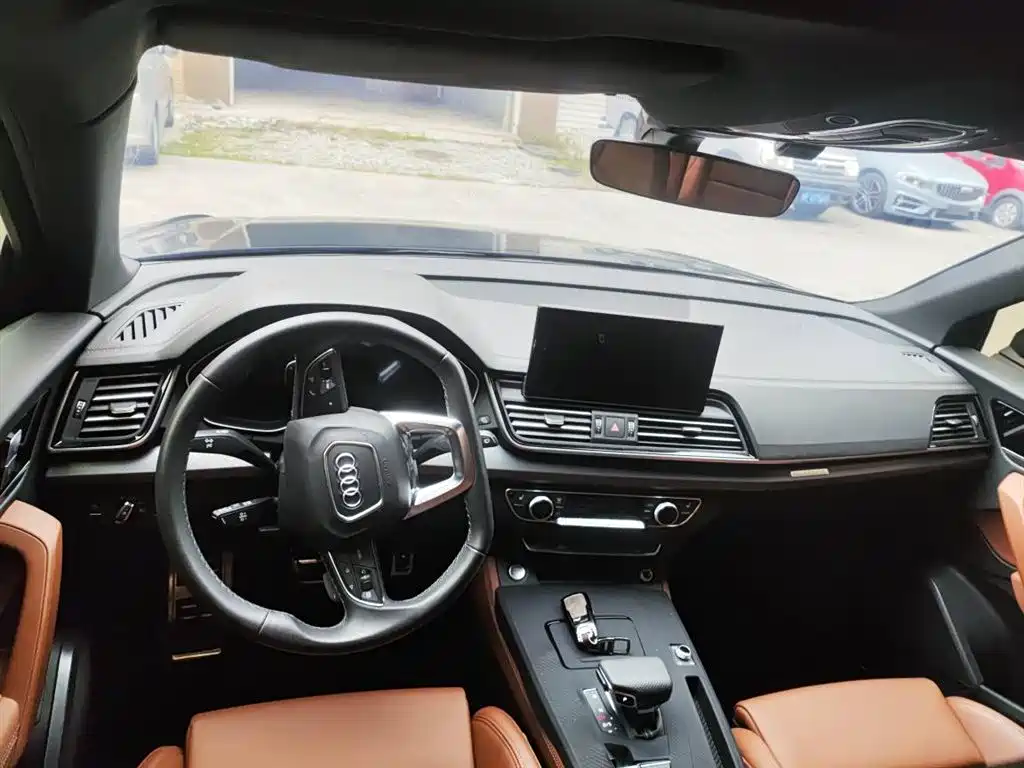 Audi Audi Q5L 2025 45th Anniversary Edition 40 TFSI Luxury Dynamic Model 2025 - thumbnail 3