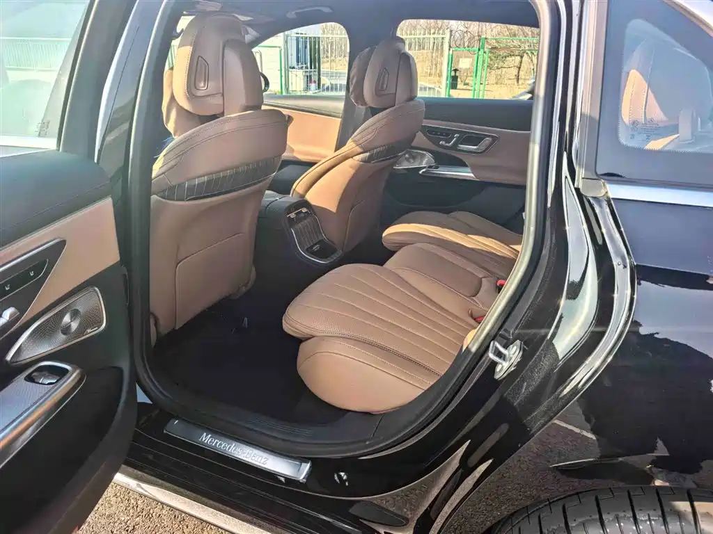 Mercedes-Benz Mercedes-Benz E-Class 2026 E 300 L Luxury 2026 - thumbnail 3