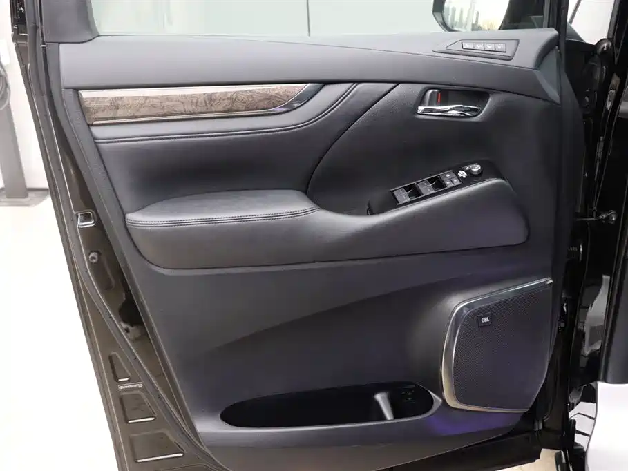 Toyota Alphard 2021 Model Hybrid 2.5L Executive Version 2022 - thumbnail 9