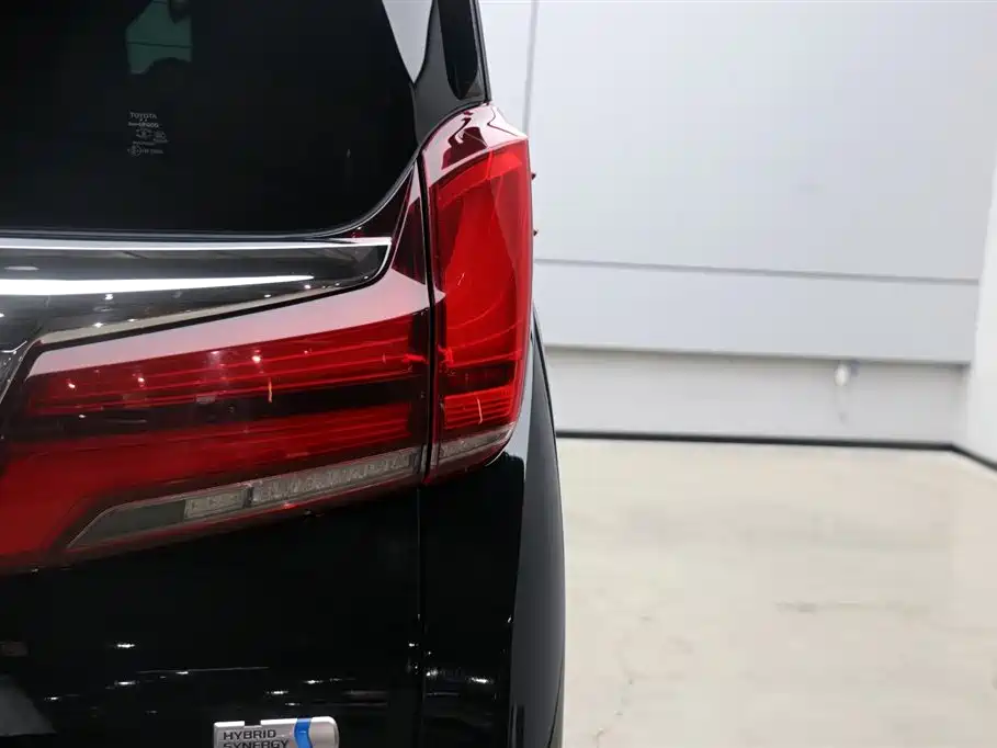 Toyota Alphard 2021 Model Hybrid 2.5L Executive Version 2022 - thumbnail 27