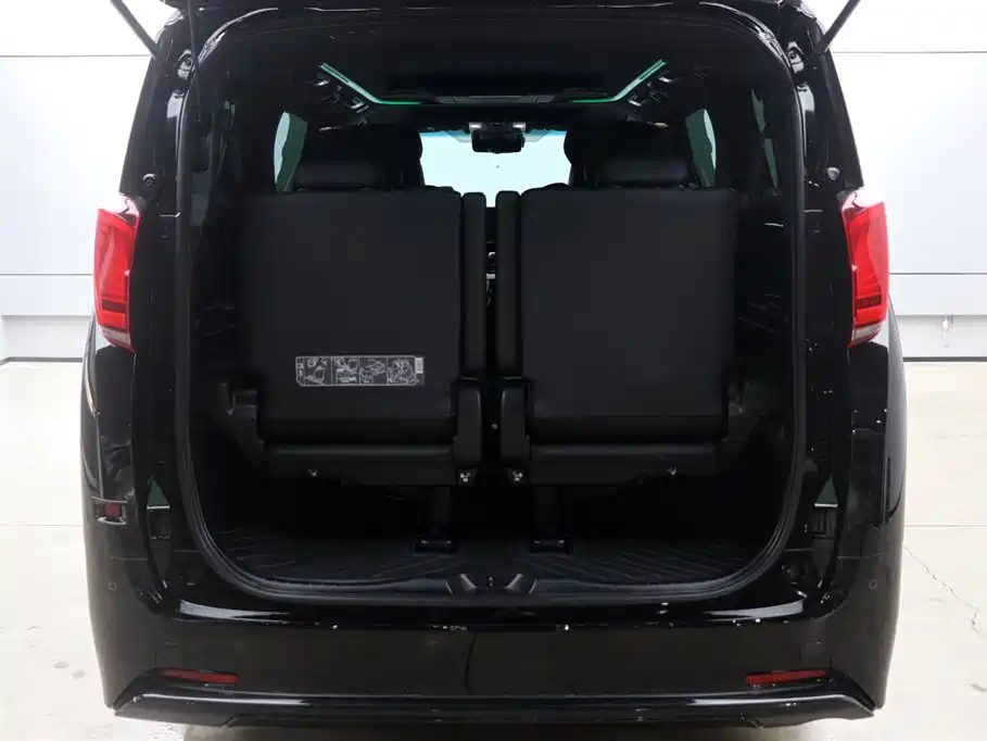 Toyota Alphard 2021 Model Hybrid 2.5L Executive Version 2022 - thumbnail 28