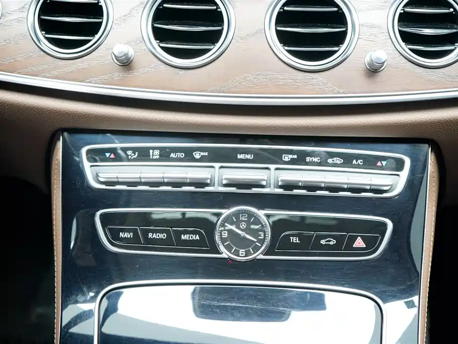 Mercedes-Benz Mercedes-Benz E-Class 2016 E 200 L 2017 - thumbnail 25