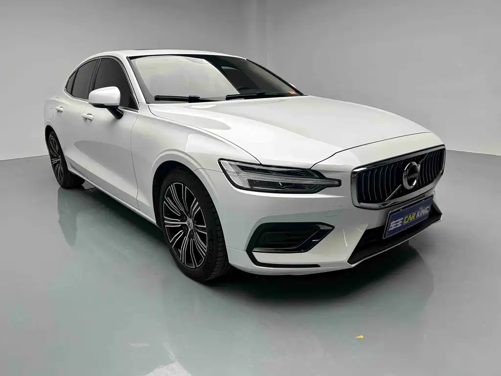 Volvo Volvo S60 2021 T4 Momentum Luxury Edition 2020 - thumbnail 3