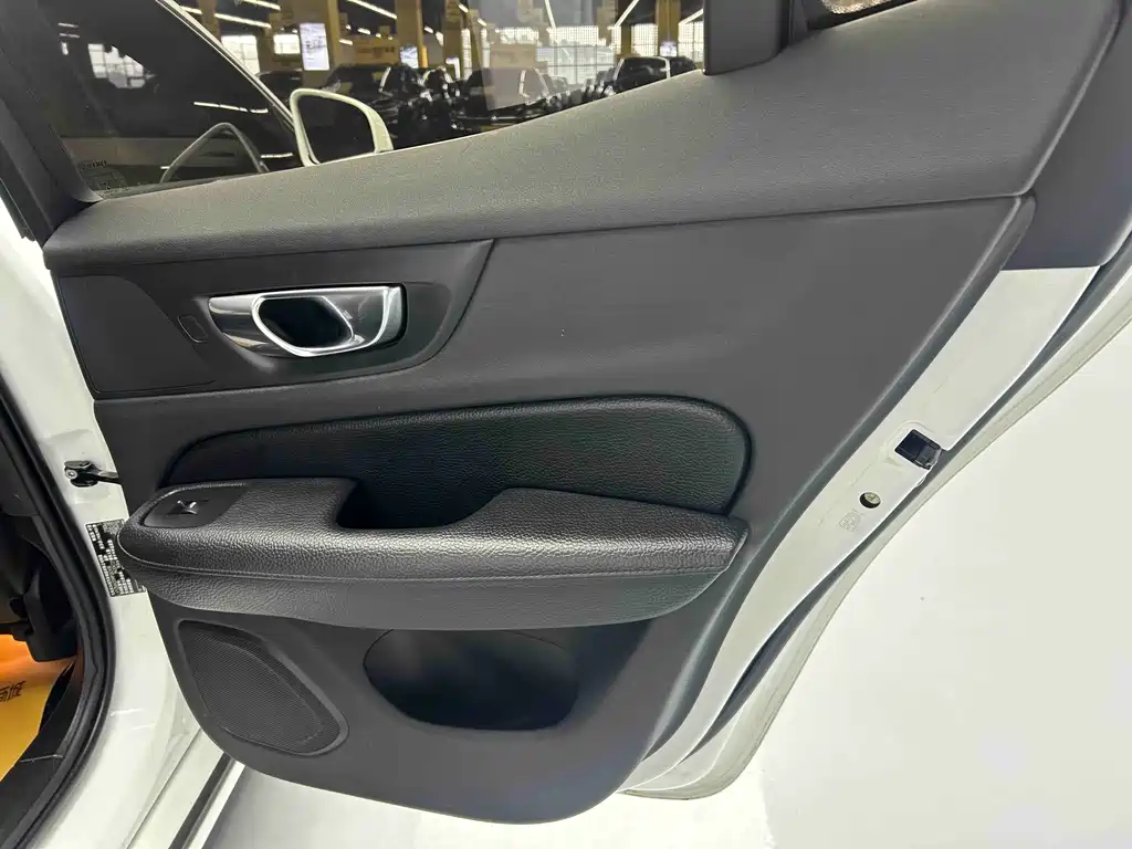 Volvo Volvo S60 2021 T4 Momentum Luxury Edition 2020 - thumbnail 9
