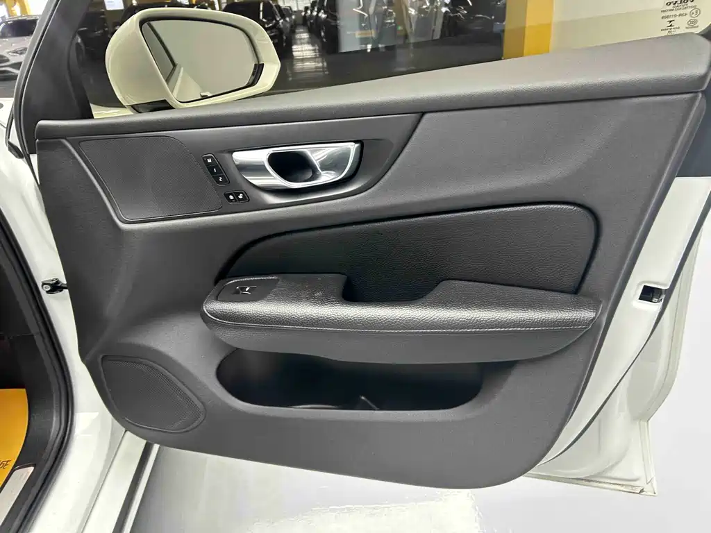 Volvo Volvo S60 2021 T4 Momentum Luxury Edition 2020 - thumbnail 11