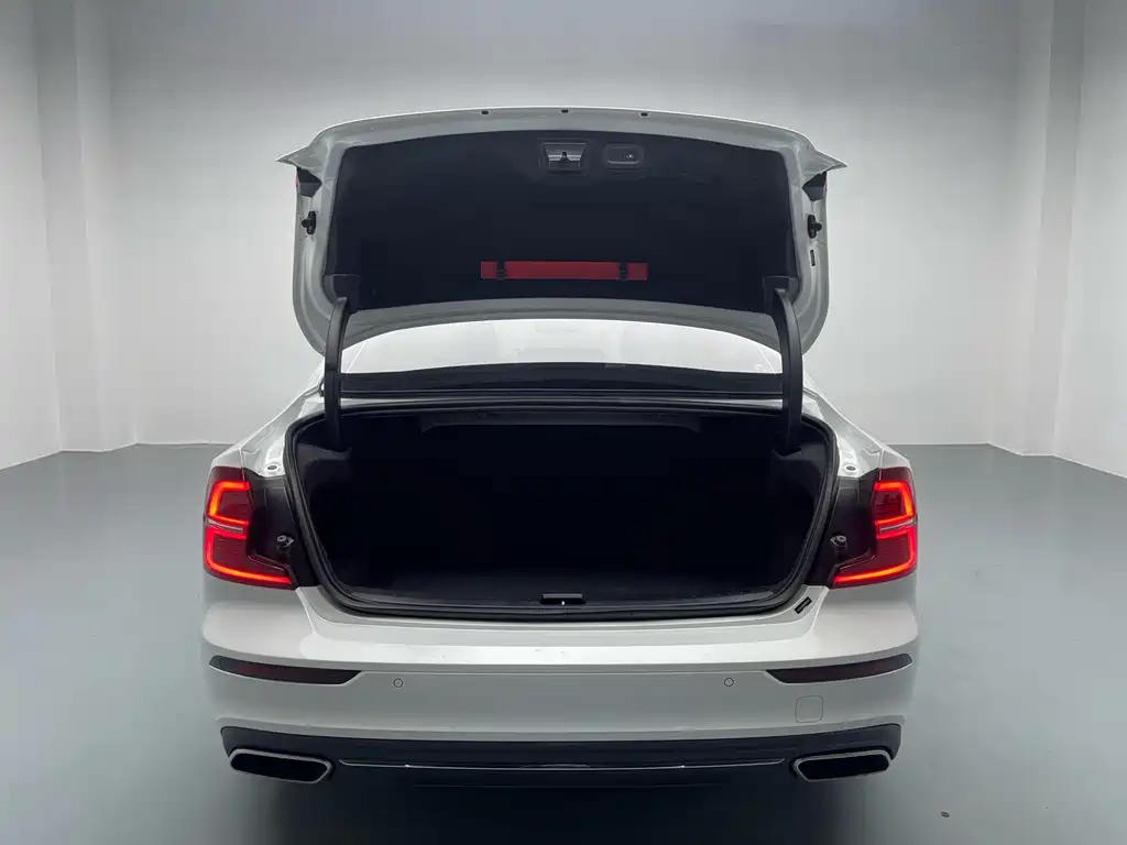 Volvo Volvo S60 2021 T4 Momentum Luxury Edition 2020 - thumbnail 13